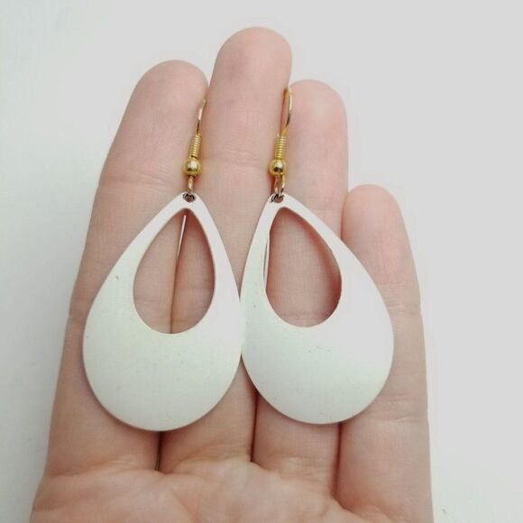 Vintage White Enamel Drop Shape Dangle Earrings, Retro Design, Estate - Picture 5 of 5
